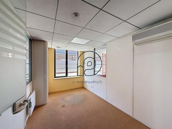 Local en rdc avenue de Dunkerque Lomme - 167 m2 libre + 83 m2 loué