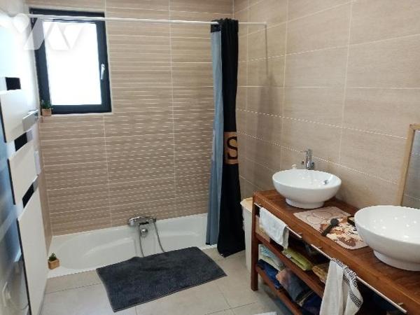 PAVILLON SANS TRAVAUX dans un bourg proche LA CHARITE