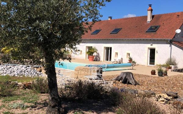 Maison à vendre    10 pièces • 304 m2 Luthenay-Uxeloup