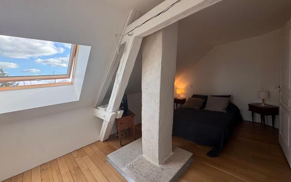 Maison à vendre    10 pièces • 304 m2 Luthenay-Uxeloup