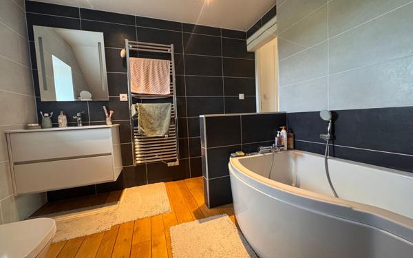 Maison à vendre    10 pièces • 304 m2 Luthenay-Uxeloup