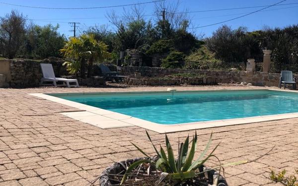 Maison à vendre    10 pièces • 304 m2 Luthenay-Uxeloup