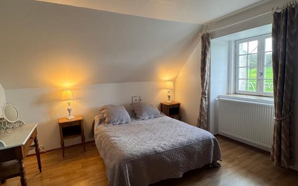 Maison à vendre    10 pièces • 304 m2 Luthenay-Uxeloup