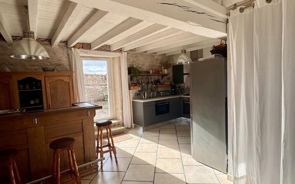 Maison à vendre    10 pièces • 304 m2 Luthenay-Uxeloup