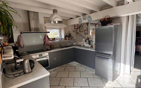 Maison à vendre    10 pièces • 304 m2 Luthenay-Uxeloup