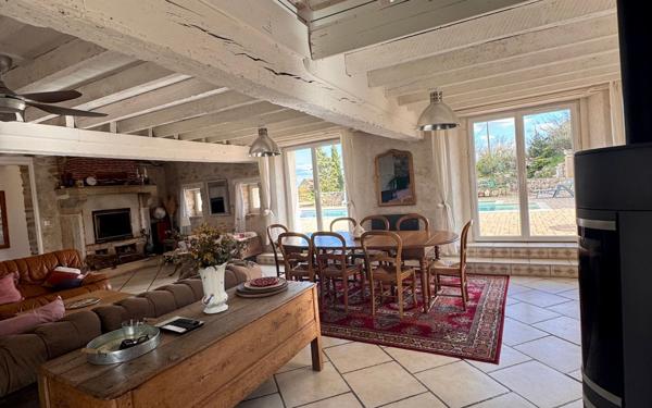 Maison à vendre    10 pièces • 304 m2 Luthenay-Uxeloup