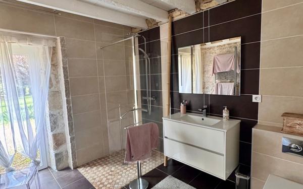 Maison à vendre    10 pièces • 304 m2 Luthenay-Uxeloup