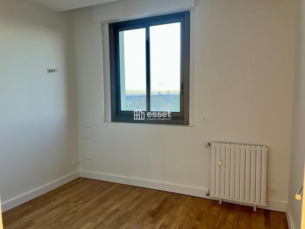 Location Appartement 5 pièces 177 m² - Saint Cloud 92210