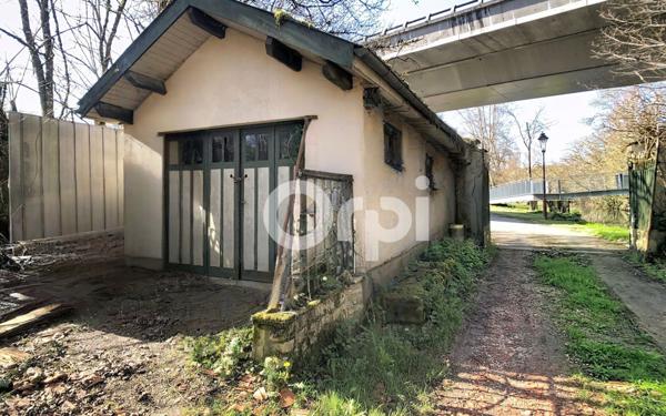 Maison à vendre    4 pièces •  Château-l'Évêque