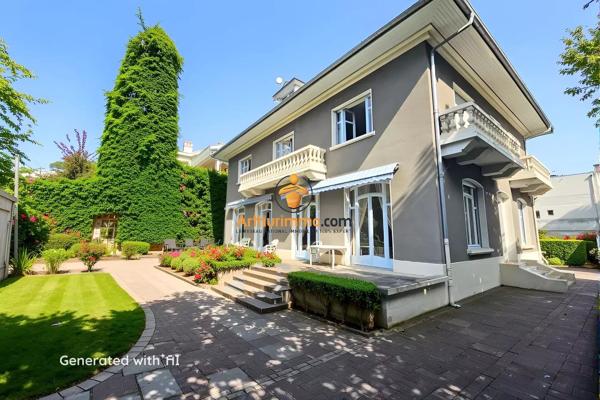 Vente                                                      Maison
                        
                     8 pièces                      338 m2                     à Tarbes