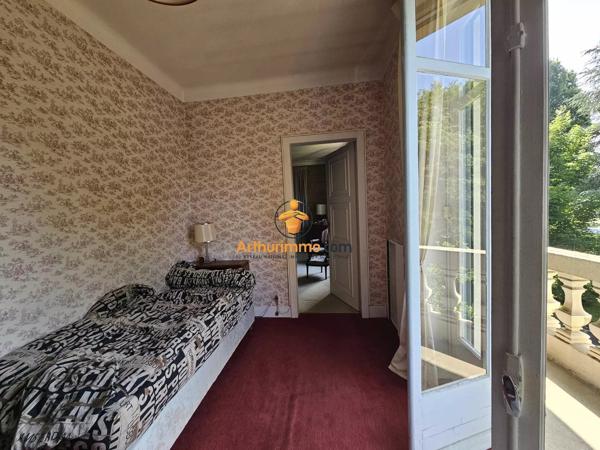 Vente                                                      Maison
                        
                     8 pièces                      338 m2                     à Tarbes