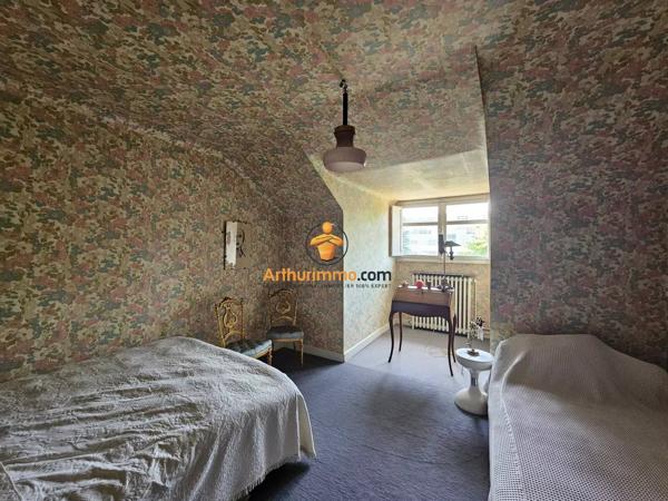 Vente                                                      Maison
                        
                     8 pièces                      338 m2                     à Tarbes