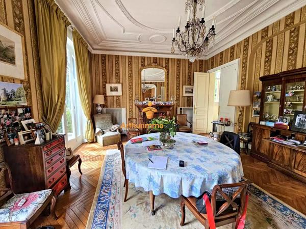 Vente                                                      Maison
                        
                     8 pièces                      338 m2                     à Tarbes