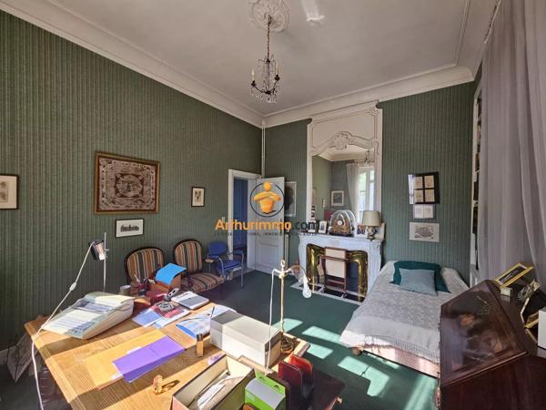 Vente                                                      Maison
                        
                     8 pièces                      338 m2                     à Tarbes