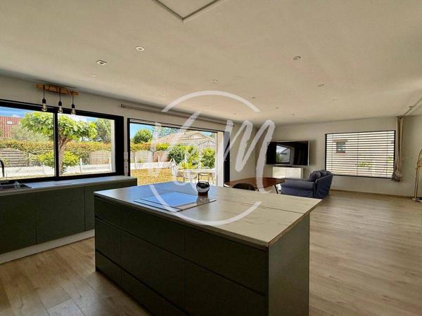 RARE! Maison de plain-pied à vendre à Arès côté Bassin, à 400 m de l’eau, avec grande pièce de vie et jardin à personnaliser ARES Saint Brice