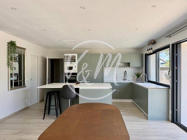 RARE! Maison de plain-pied à vendre à Arès côté Bassin, à 400 m de l’eau, avec grande pièce de vie et jardin à personnaliser ARES Saint Brice