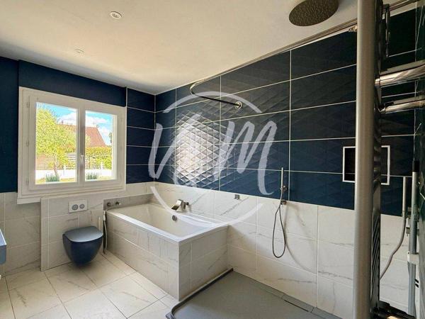 RARE! Maison de plain-pied à vendre à Arès côté Bassin, à 400 m de l’eau, avec grande pièce de vie et jardin à personnaliser ARES Saint Brice