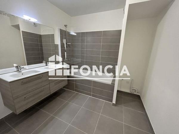Location Appartement 3 pièces 64.26 m² - 150 CHEMIN DE ST MITRE A FOUR DE BUZE Marseille 13013