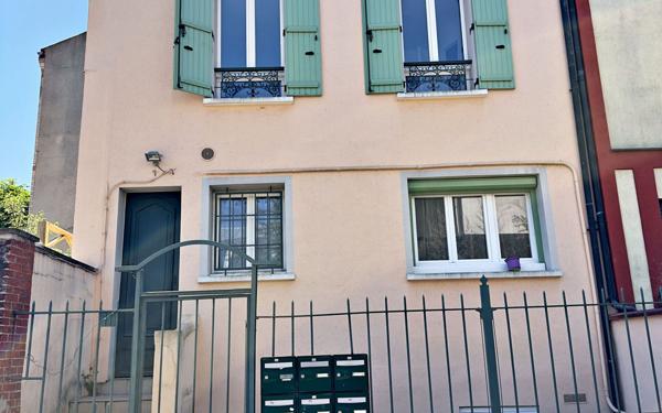 Immeuble à vendre    6 pièces •  Montrouge