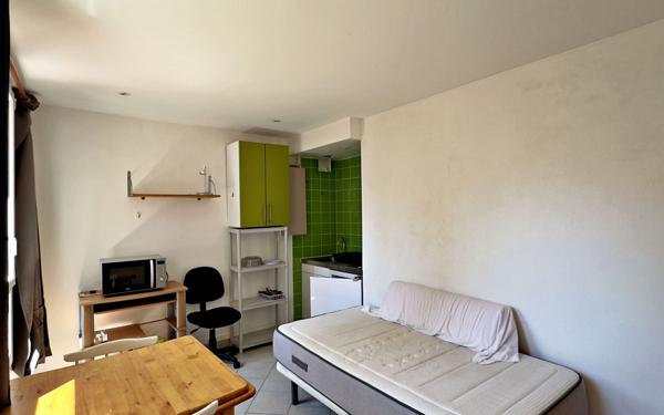 Immeuble à vendre    6 pièces •  Montrouge