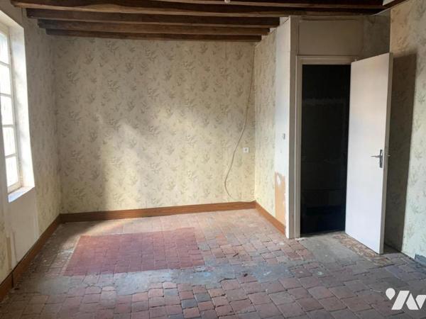 ORBEC CENTRE MAISON DE VILLE A RENOVER