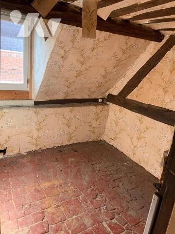 ORBEC CENTRE MAISON DE VILLE A RENOVER