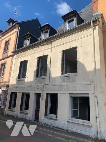 ORBEC CENTRE MAISON DE VILLE A RENOVER