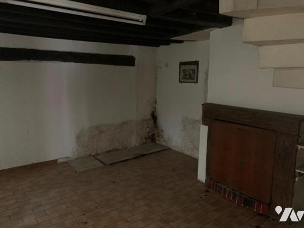 ORBEC CENTRE MAISON DE VILLE A RENOVER