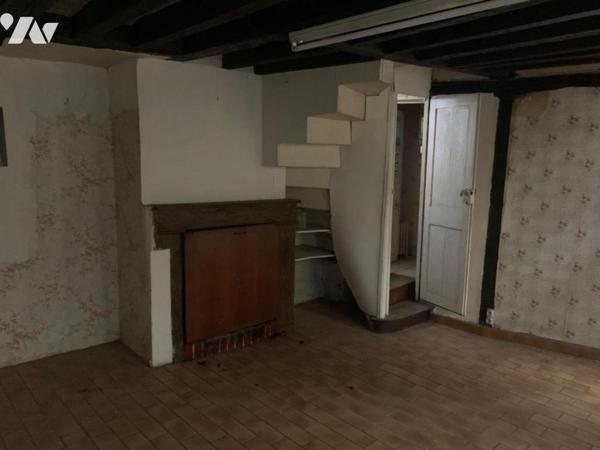 ORBEC CENTRE MAISON DE VILLE A RENOVER