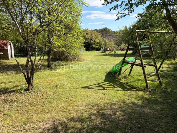 Ne manquez pas cette belle opportunité d’acquérir une fermette rénovée, offrant un cadre de vie idéal pour les familles et les amateurs de nature.

Détails de la propriété : 150 m² habitable 125 m² Loi carrez 
-Entrée chaleureuse menant à un salon accueillant
-Cuisine dinatoire spacieuse, parfaite pour les repas en famille
-Salon supplémentaire pour des moments de détente
-Salle d'eau avec WC  pratique et fonctionnelle
- à l'étage une pièce palière pouvant servir de bureau ou de coin lecture
4 chambres spacieuses, idéales pour accueillir toute la famille

Extérieurs :
Grange de 60 m², avec belle hauteur sous plafond offrant diverses possibilités d’aménagement
Terrasse couverte de 30 m², parfaite pour les repas en plein air
Jardin spacieux, idéal pour des moments de détente en famille ou entre amis, avec piscine hors sol et balançoires pour le plaisir des enfants

Équipements et caractéristiques :
Fibre optique pour une connexion optimale, idéale pour le télétravail
Toiture en bon état avec tuile mécanique, garantissant durabilité et esthétisme
DPE en C, assurant une bonne performance énergétique grâce aux équipements installés en 2021
Cette fermette est un véritable havre de paix, alliant confort moderne et charme d’antan.
Faible taxe foncière 

Venez visiter votre future maison et laissez-vous séduire par son ambiance chaleureuse et conviviale !