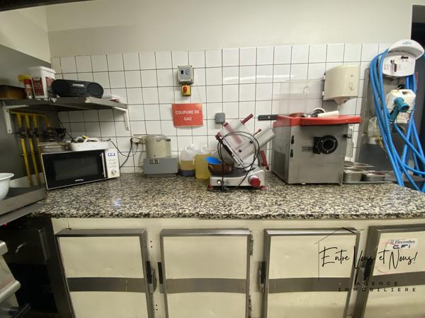 Restaurant réputé avec Licence IV – Emplacement n°1 au cœur de Bazas-PROPRIÉTAIRE OUVERT À LA NÉGOCIATION