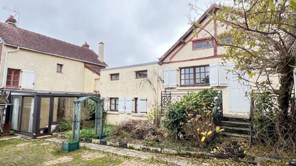 NOAILLES MAISON 5 PIECES SEJOUR SALLE A MANGER CUISINE 3 CHAMBRES SALLE D EAU VERANDA GARAGE JARDIN