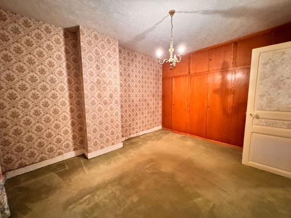 NOAILLES MAISON 5 PIECES SEJOUR SALLE A MANGER CUISINE 3 CHAMBRES SALLE D EAU VERANDA GARAGE JARDIN