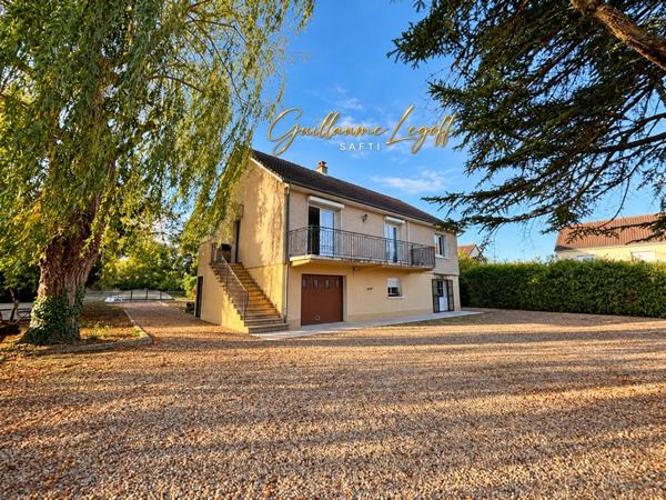 Maison familiale avec piscine et terrain