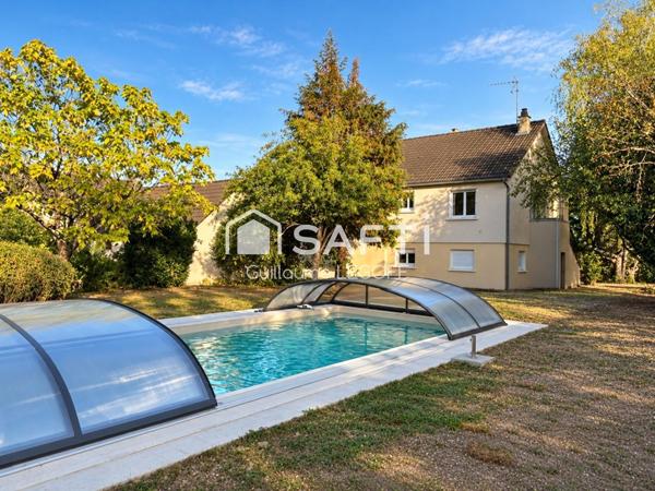 Maison familiale avec piscine et terrain