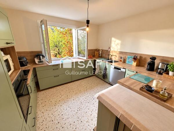 Maison familiale avec piscine et terrain