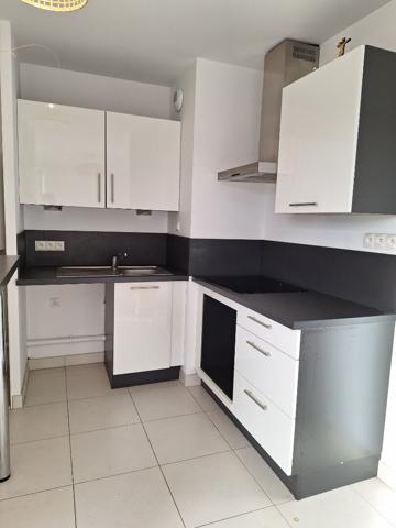 SAINT- MALO APPARTEMENT T4 - 2 GARAGES ET TERRASSES- RESIDENCE ASCENSEUR - LOUE EN PINEL.