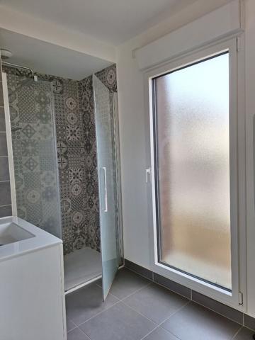 SAINT- MALO APPARTEMENT T4 - 2 GARAGES ET TERRASSES- RESIDENCE ASCENSEUR - LOUE EN PINEL.