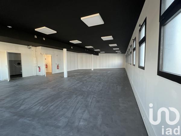 Bâtiment de 141 m² à Tresses (33370)