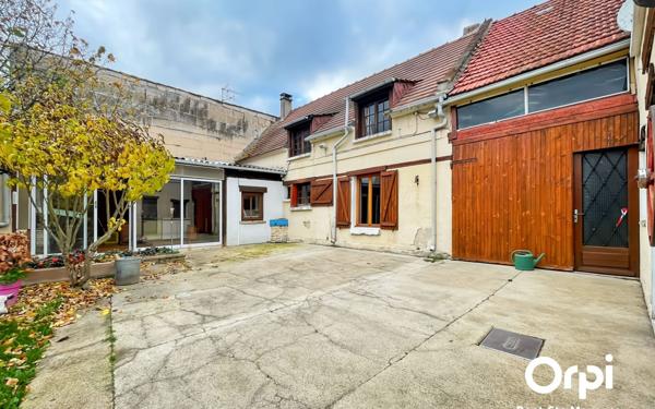 Maison à vendre    6 pièces •  Les Ageux