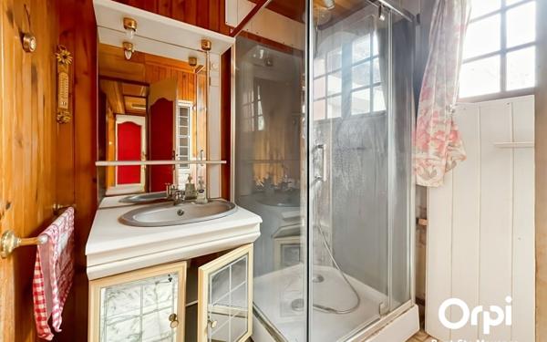 Maison à vendre    6 pièces •  Les Ageux