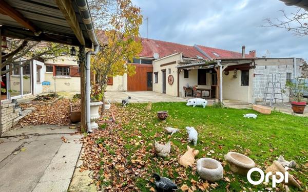 Maison à vendre    6 pièces •  Les Ageux