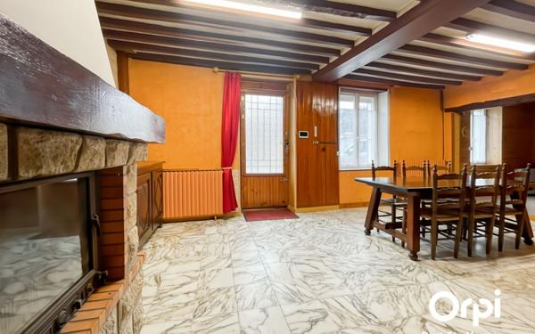 Maison à vendre    6 pièces •  Les Ageux