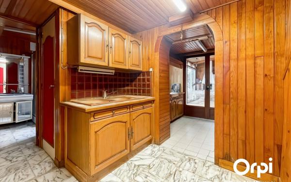 Maison à vendre    6 pièces •  Les Ageux