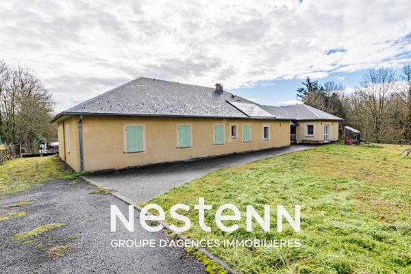 Ensemble immobilier de 8 bâtiments, 2300 m2 de surface utile sur 3 hectatres