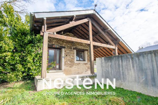 Ensemble immobilier de 8 bâtiments, 2300 m2 de surface utile sur 3 hectatres