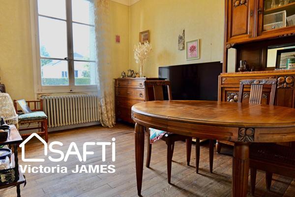 Maison années 30 à réinventer, fort potentiel.