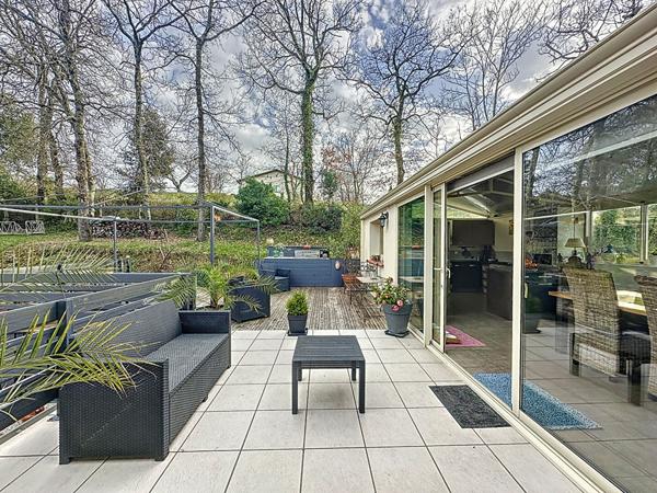 A vendre maison Auch 6 pièces 144 m2 terrain clôturé de 2500m2 avec garage.