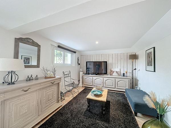 A vendre maison Auch 6 pièces 144 m2 terrain clôturé de 2500m2 avec garage.