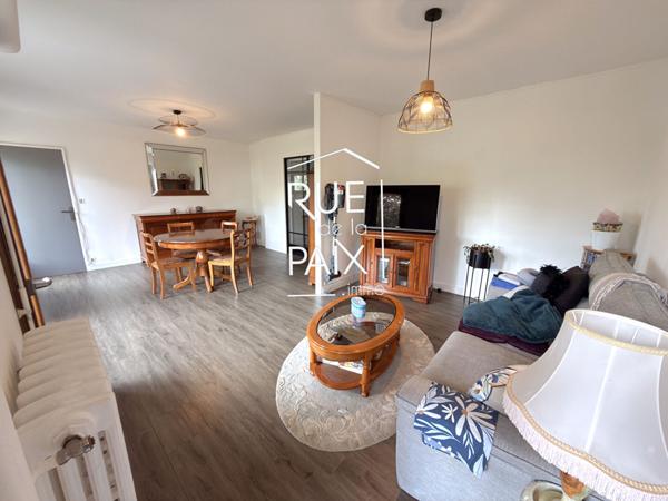 86100 CHATELLERAULT Appartement T3 lumineux et rénové - 73 m² avec Balcon, Parking & Cave